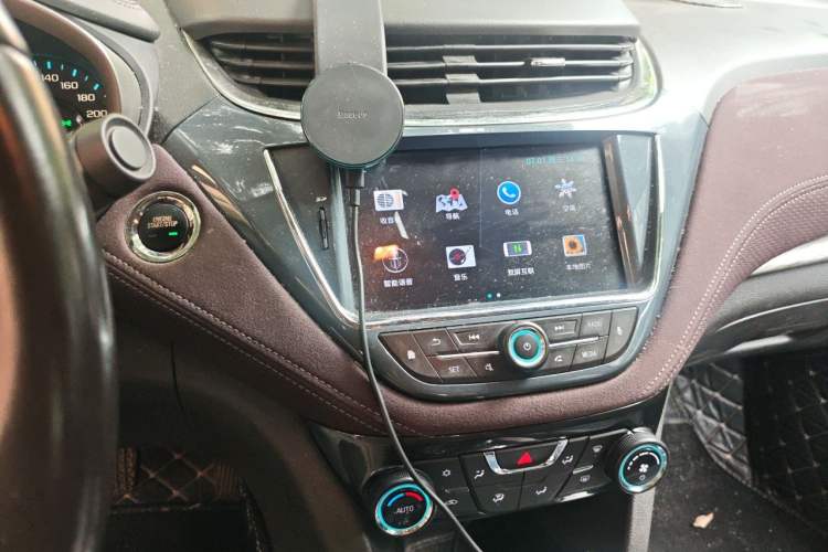 Used Chevrolet Malibu 2017 1.5T Automatic Luxury Edition Audio And AC Panel