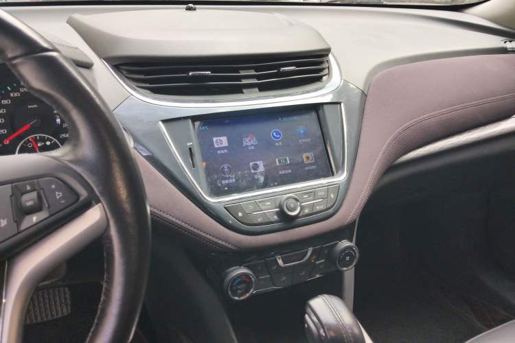 Used Chevrolet Malibu 2017 1.5T Automatic Luxury Edition Audio And AC Panel