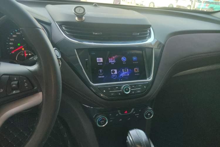 Used Chevrolet Malibu 2017 1.5T Automatic Luxury Edition Audio And AC Panel