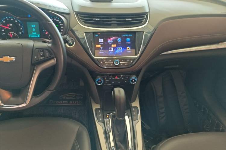 Used Chevrolet Malibu 2017 1.5T Automatic Luxury Edition Audio And AC Panel