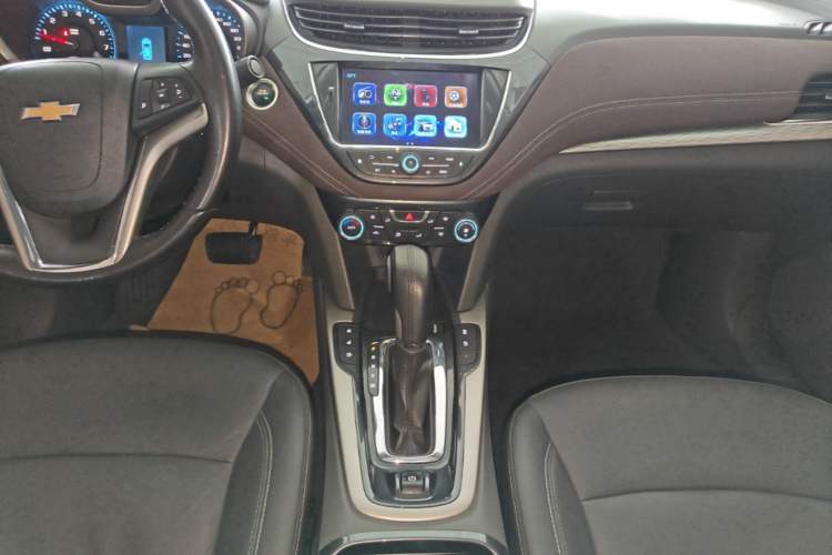Used Chevrolet Malibu 2017 1.5T Automatic Luxury Edition Audio And AC Panel