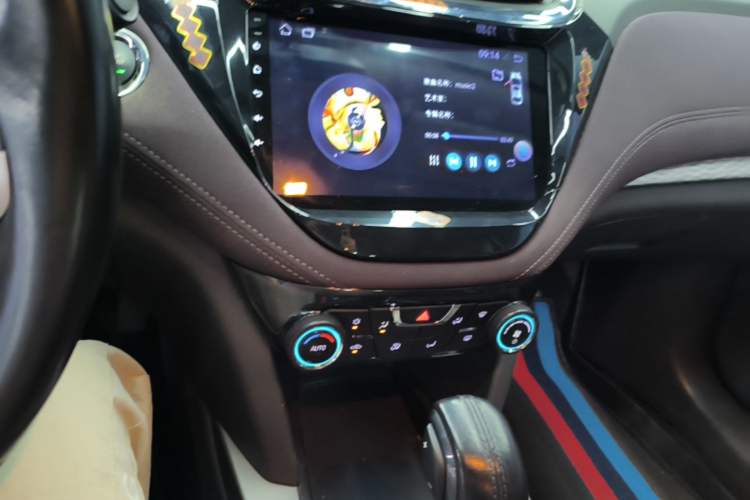 Used Chevrolet Malibu 2017 1.5T Automatic Luxury Edition Audio And AC Panel
