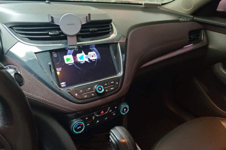 Used Chevrolet Malibu 2017 1.5T Automatic Luxury Edition Audio And AC Panel