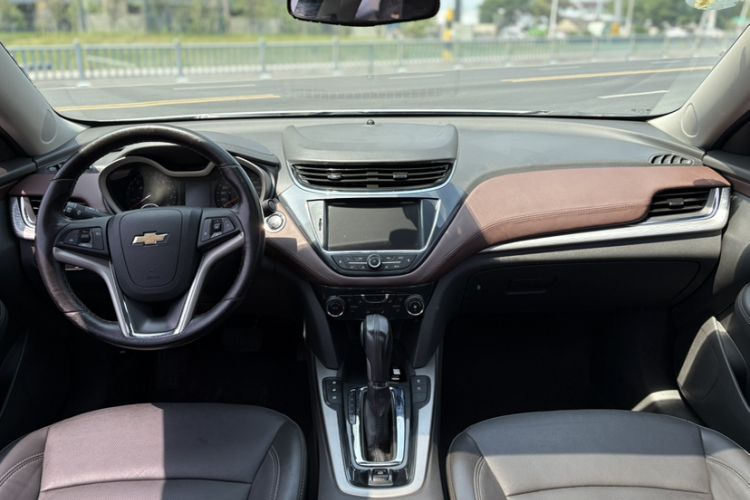 Used Chevrolet Malibu 2017 1.5T Automatic Luxury Edition Audio And AC Panel
