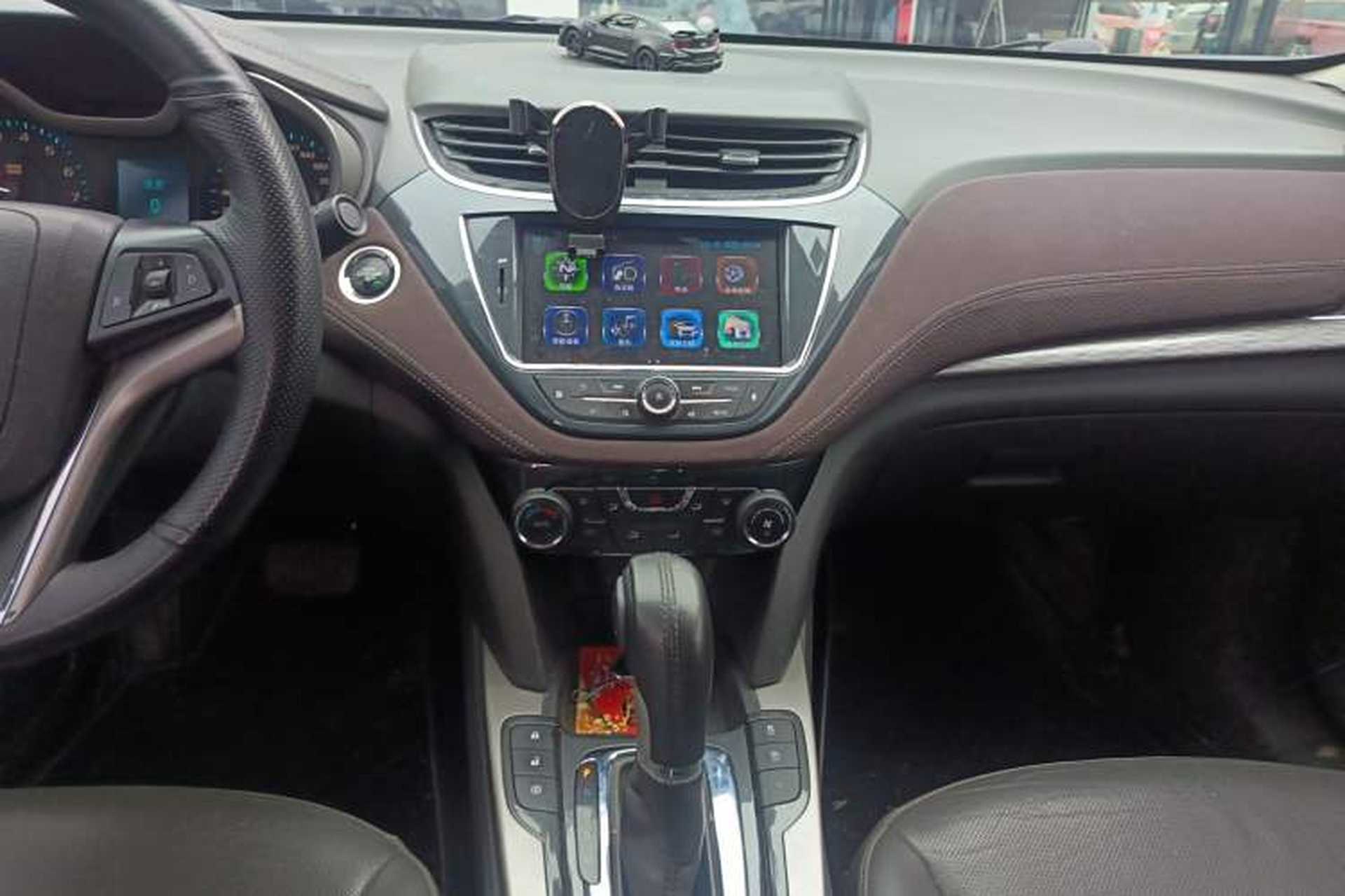 Used Chevrolet Malibu 2017 1.5T Automatic Luxury Edition Audio And AC Panel
