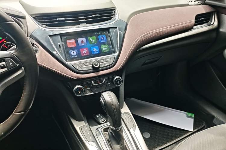 Used Chevrolet Malibu 2017 1.5T Automatic Luxury Edition Audio And AC Panel