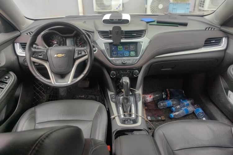 Used Chevrolet Malibu 2017 1.5T Automatic Luxury Edition Center Console