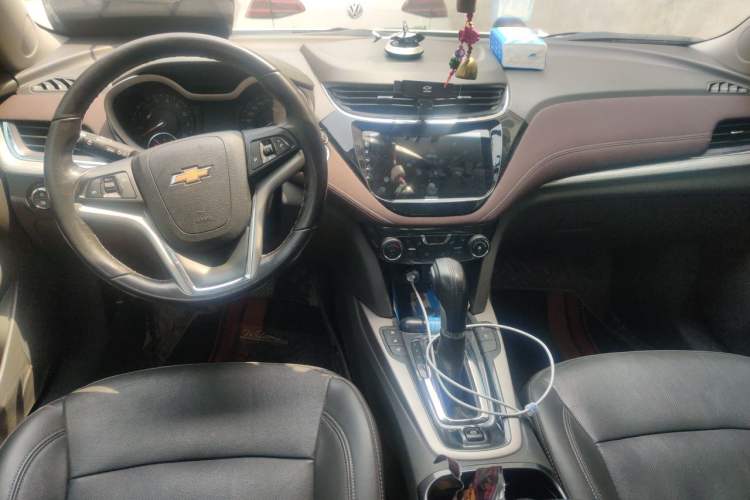 Used Chevrolet Malibu 2017 1.5T Automatic Luxury Edition Center Console