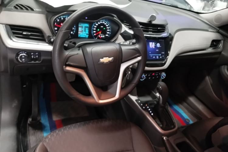 Used Chevrolet Malibu 2017 1.5T Automatic Comfort Edition Center Console