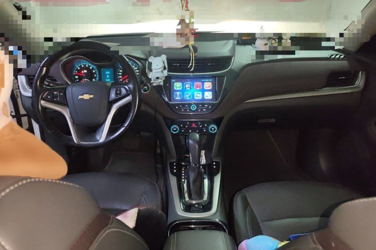 Used Chevrolet Malibu 2017 1.5T Automatic Luxury Edition Center Console