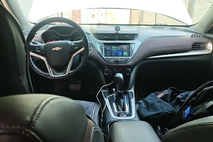 Used Chevrolet Malibu 2017 1.5T Automatic Luxury Edition Center Console
