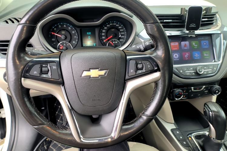 Used Chevrolet Malibu 2017 1.5T Automatic Luxury Edition Center Console