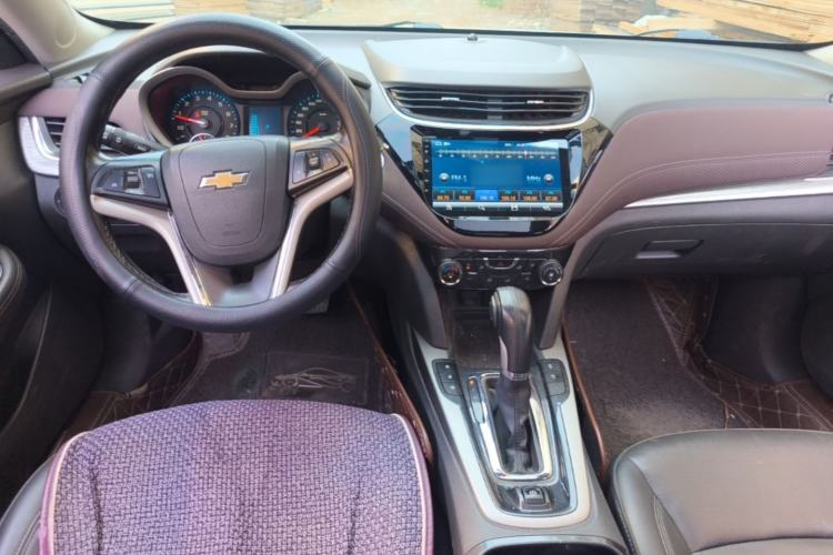 Used Chevrolet Malibu 2017 1.5T Automatic Luxury Edition Center Console
