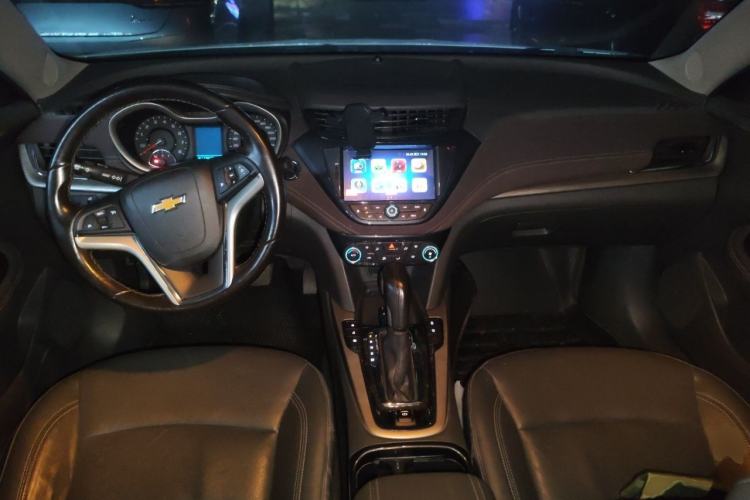 Used Chevrolet Malibu 2017 1.5T Automatic Luxury Edition Center Console
