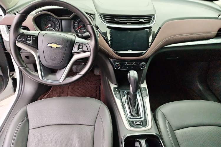 Used Chevrolet Malibu 2017 1.5T Automatic Luxury Edition Center Console