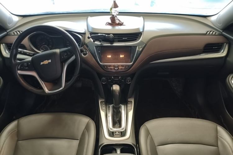 Used Chevrolet Malibu 2017 1.5T Automatic Luxury Edition Center Console