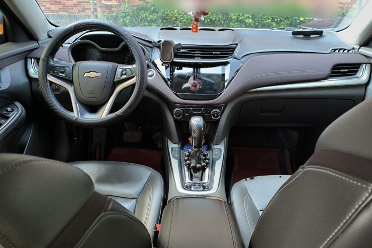 Used Chevrolet Malibu 2017 1.5T Automatic Luxury Edition Center Console