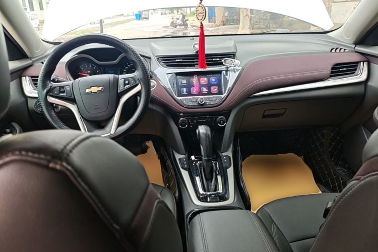 Used Chevrolet Malibu 2017 1.5T Automatic Luxury Edition Center Console