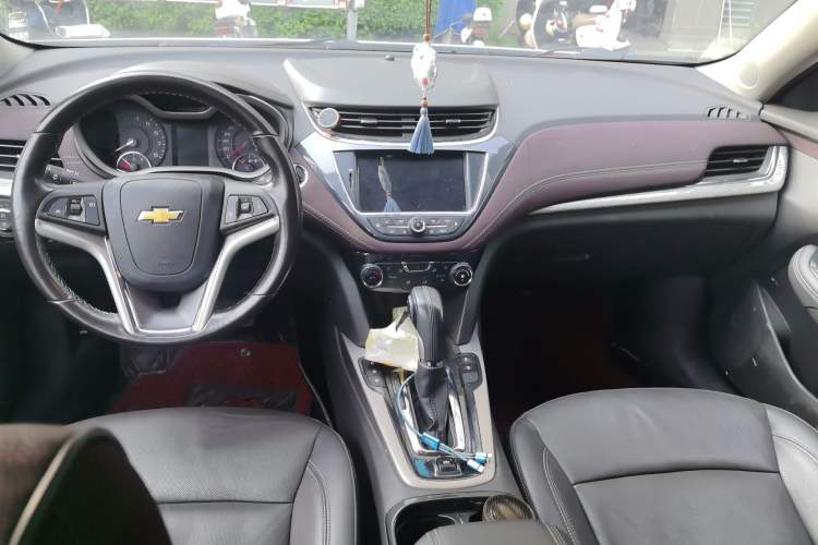 Used Chevrolet Malibu 2017 1.5T Automatic Luxury Edition Center Console