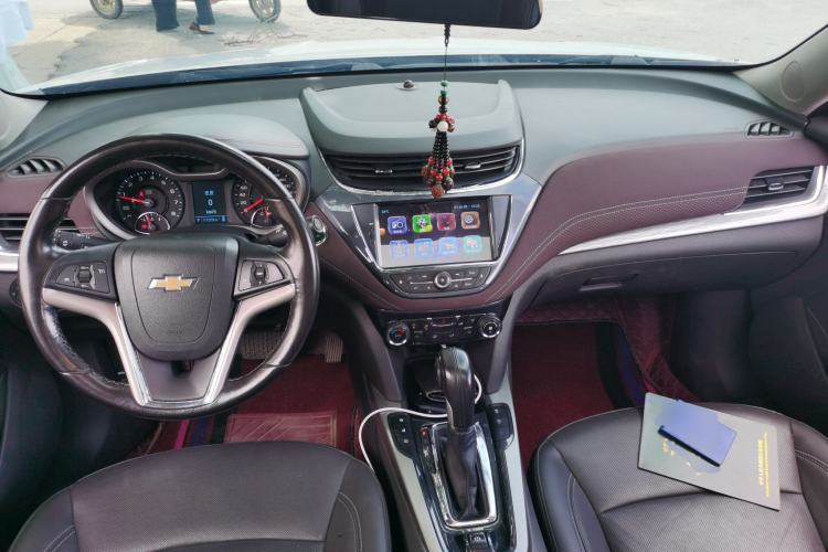 Used Chevrolet Malibu 2017 1.5T Automatic Luxury Edition Center Console