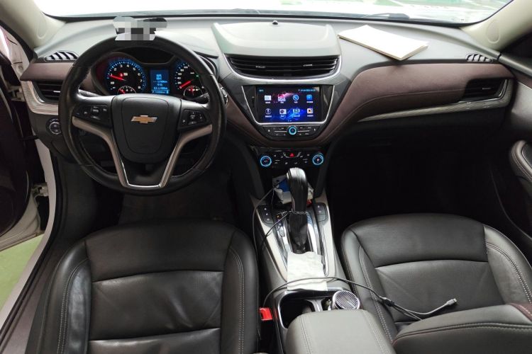Used Chevrolet Malibu 2017 1.5T Automatic Luxury Edition Center Console