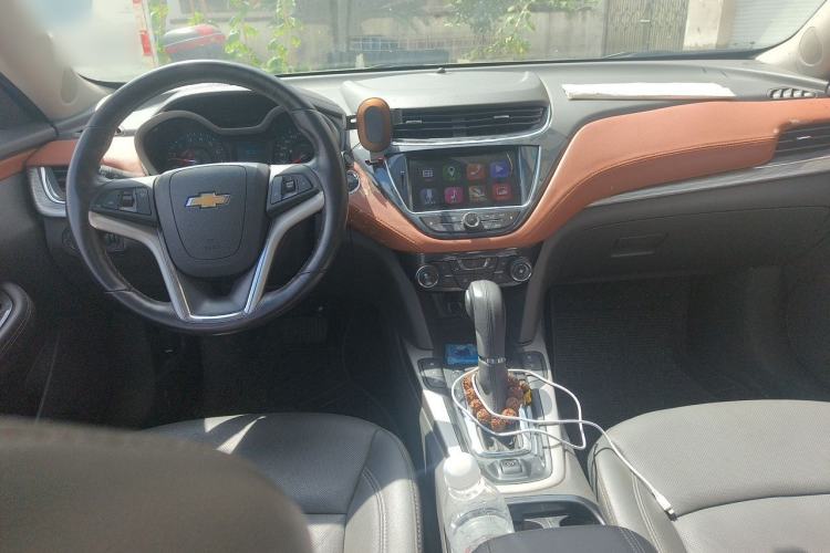 Used Chevrolet Malibu 2017 1.5T Automatic Luxury Edition Center Console
