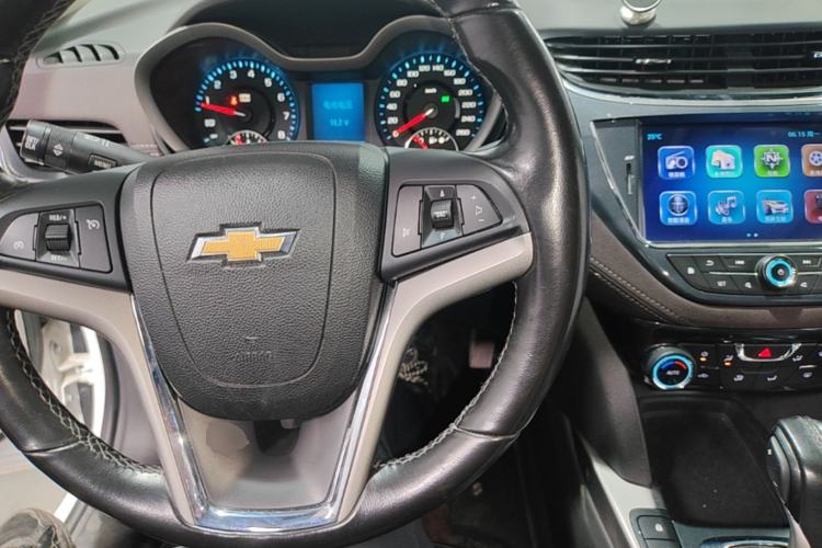 Used Chevrolet Malibu 2017 1.5T Automatic Luxury Edition Center Console
