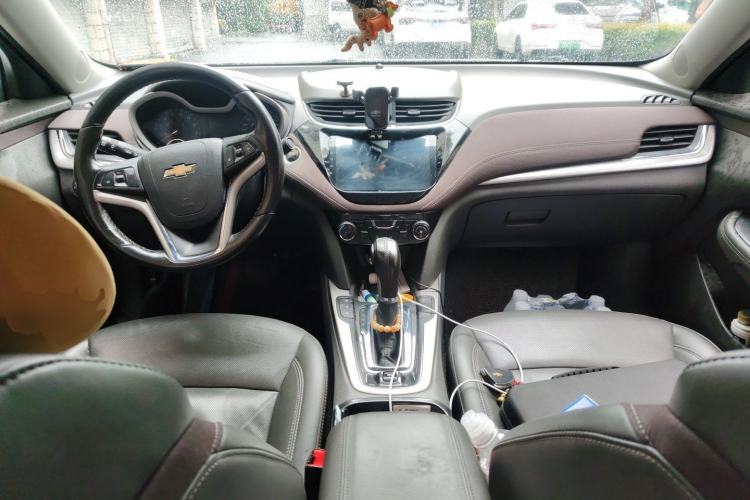Used Chevrolet Malibu 2017 1.5T Automatic Luxury Edition Center Console