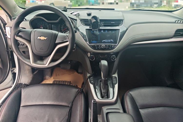 Used Chevrolet Malibu 2017 1.5T Automatic Comfort Edition Center Console