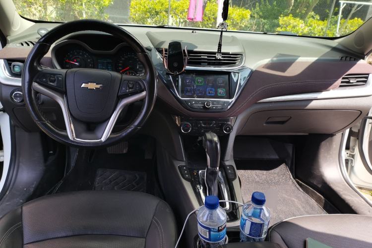 Used Chevrolet Malibu 2017 1.5T Automatic Luxury Edition Center Console
