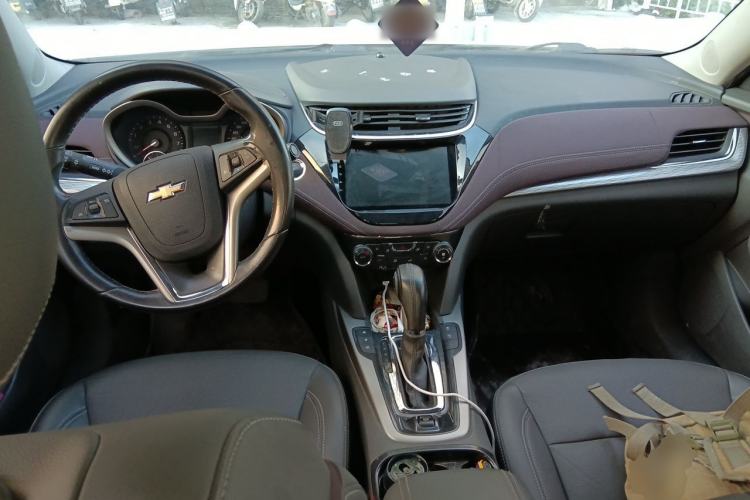 Used Chevrolet Malibu 2017 1.5T Automatic Luxury Edition Center Console