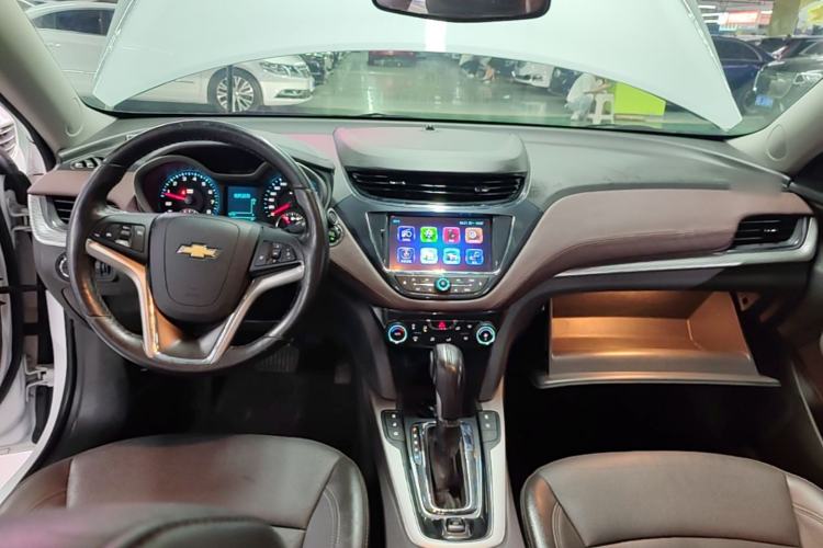 Used Chevrolet Malibu 2017 1.5T Automatic Luxury Edition Center Console