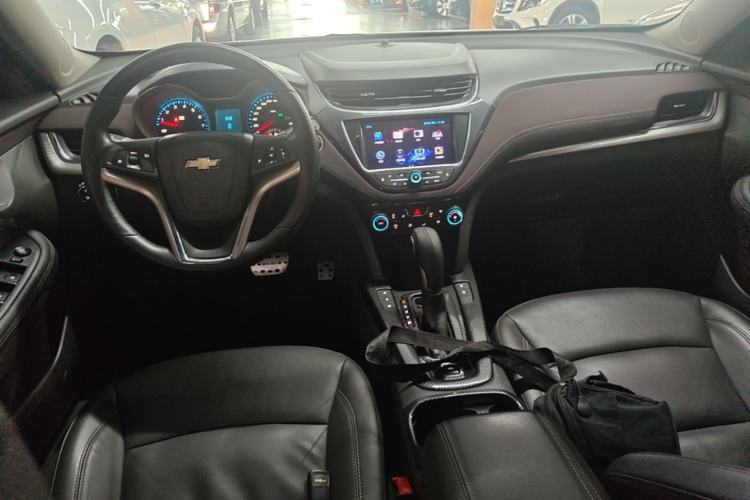Used Chevrolet Malibu 2017 1.5T Automatic Luxury Edition Center Console