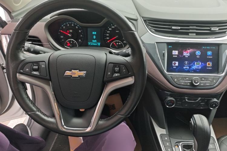 Used Chevrolet Malibu 2017 1.5T Automatic Luxury Edition Center Console