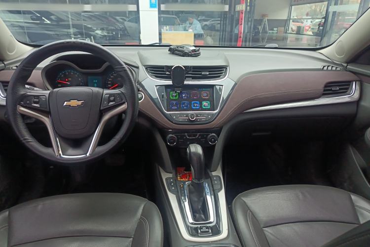 Used Chevrolet Malibu 2017 1.5T Automatic Luxury Edition Center Console