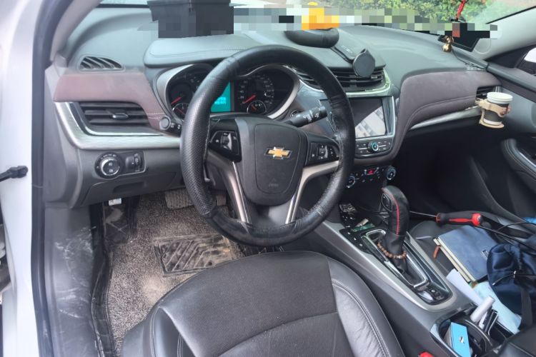 Used Chevrolet Malibu 2017 1.5T Automatic Luxury Edition Center Console