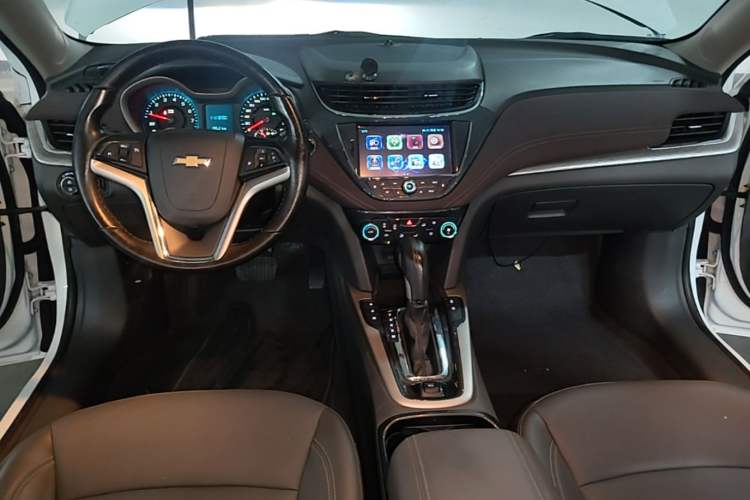 Used Chevrolet Malibu 2017 1.5T Automatic Luxury Edition Center Console