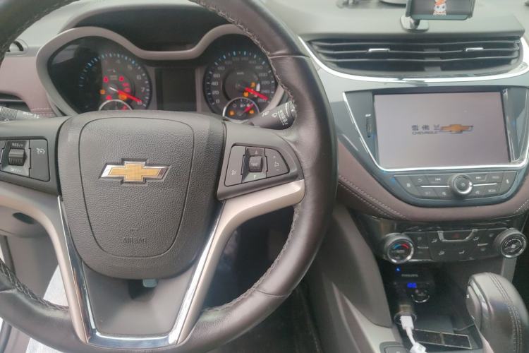 Used Chevrolet Malibu 2017 1.5T Automatic Luxury Edition Center Console