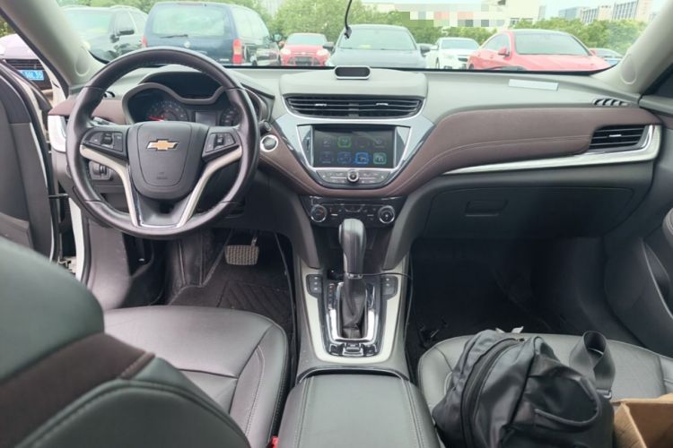 Used Chevrolet Malibu 2017 1.5T Automatic Luxury Edition Center Console