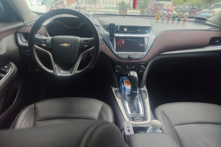 Used Chevrolet Malibu 2017 1.5T Automatic Luxury Edition Center Console