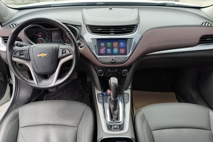 Used Chevrolet Malibu 2017 1.5T Automatic Luxury Edition Center Console