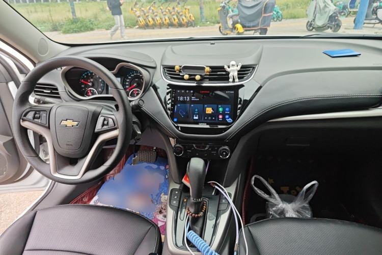 Used Chevrolet Malibu 2017 1.5T Automatic Comfort Edition Center Console
