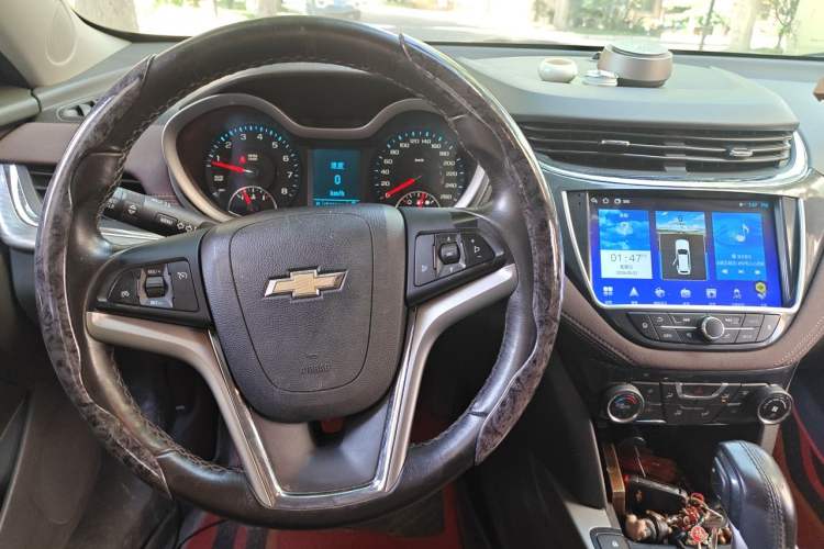 Used Chevrolet Malibu 2017 1.5T Automatic Luxury Edition Center Console