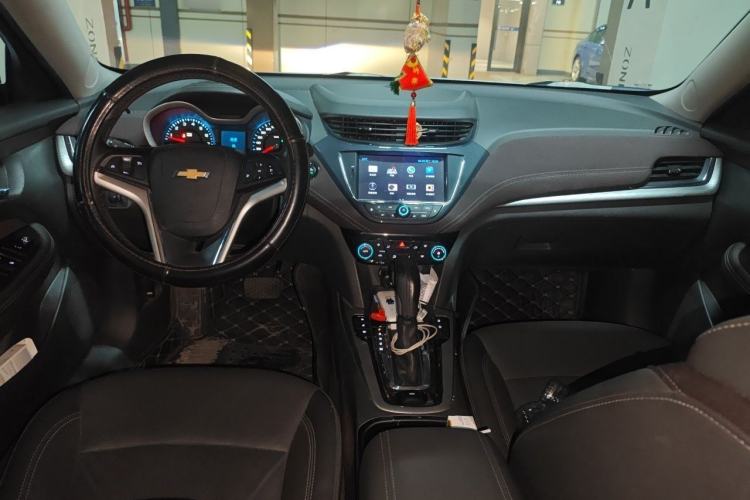 Used Chevrolet Malibu 2017 1.5T Automatic Luxury Edition Center Console