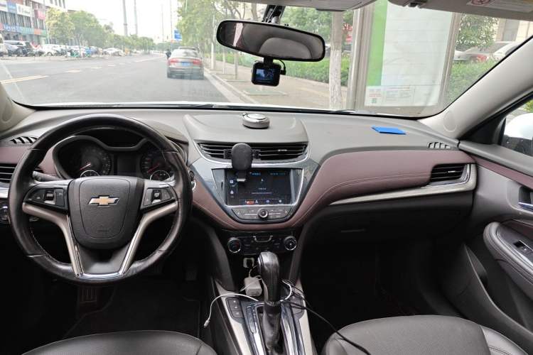 Used Chevrolet Malibu 2017 1.5T Automatic Luxury Edition Center Console