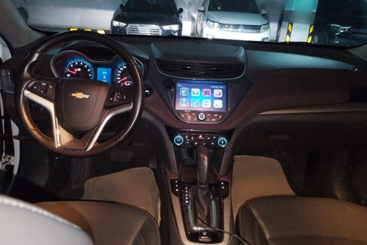 Used Chevrolet Malibu 2017 1.5T Automatic Luxury Edition Center Console