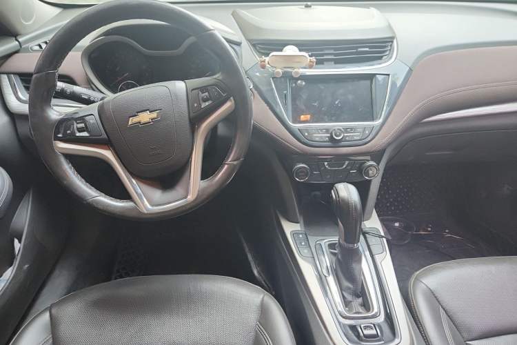 Used Chevrolet Malibu 2017 1.5T Automatic Luxury Edition Center Console