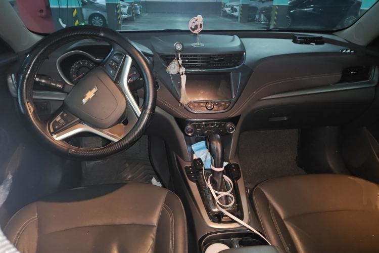 Used Chevrolet Malibu 2017 1.5T Automatic Luxury Edition Center Console