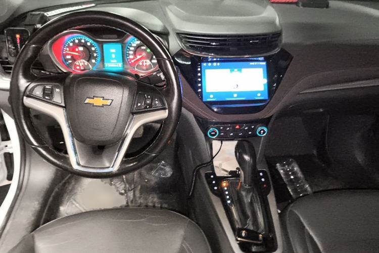 Used Chevrolet Malibu 2017 1.5T Automatic Luxury Edition Center Console