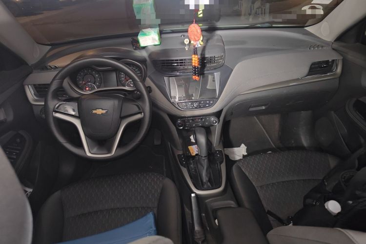 Used Chevrolet Malibu 2017 1.5T Automatic Comfort Edition Center Console